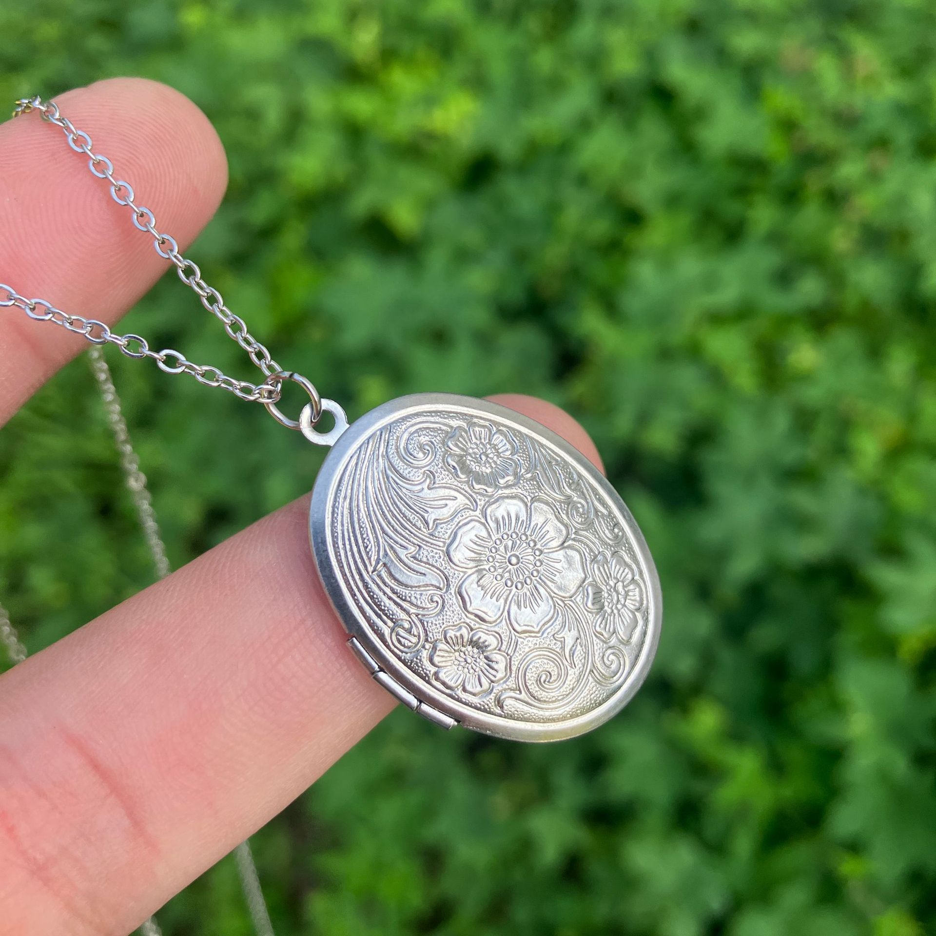 Floral Oval Heart Locket Penda - Heart Locket Necklace Photo review and price