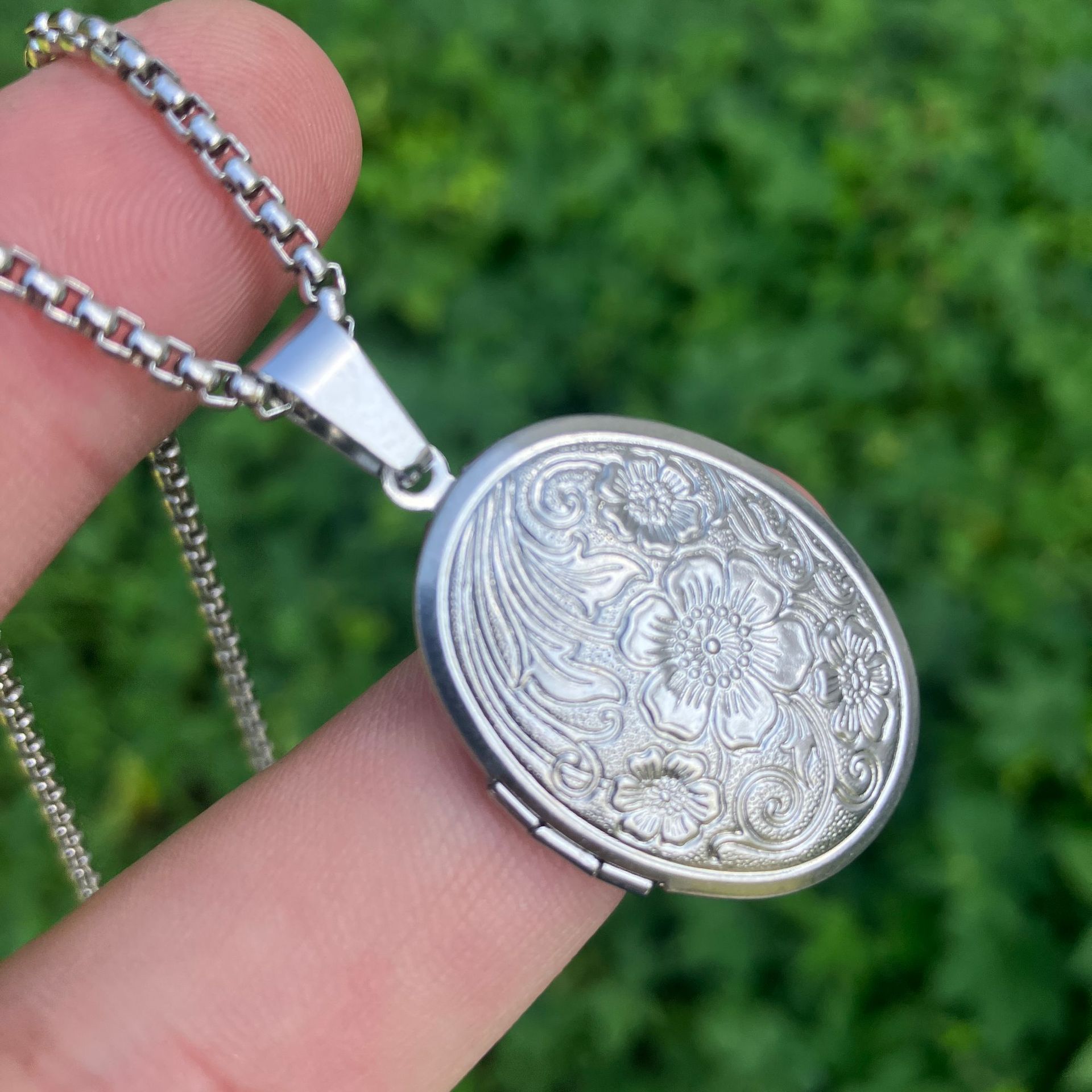 Floral Oval Heart Locket Penda - Heart Locket Necklace Photo review and price